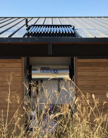 Kwikot solar water geyser